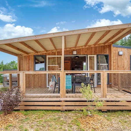Campingplatz Camping Clicochic Au Clair Ruisseau *