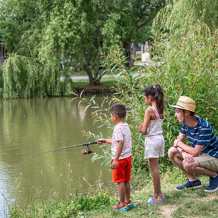 Clicochic Au Clair Ruisseau Camping *