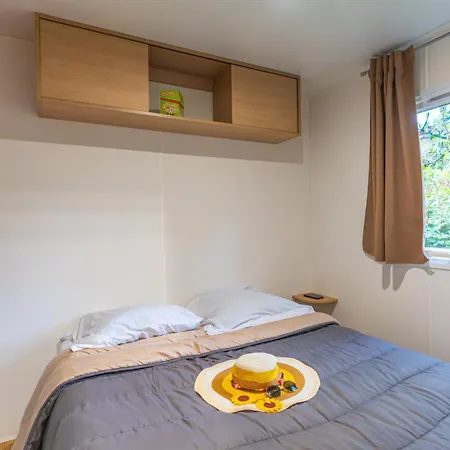 Clicochic Au Clair Ruisseau Camping *