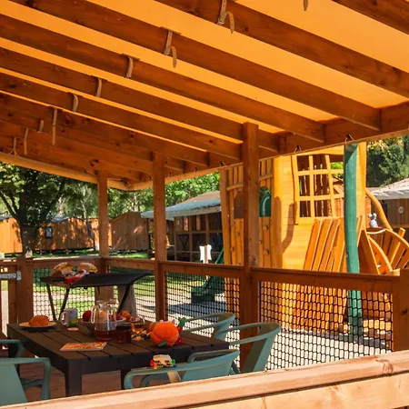 Clicochic Au Clair Ruisseau Camping