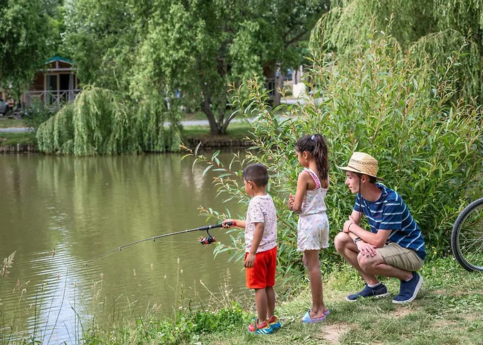 Clicochic Au Clair Ruisseau Kamp alanı *